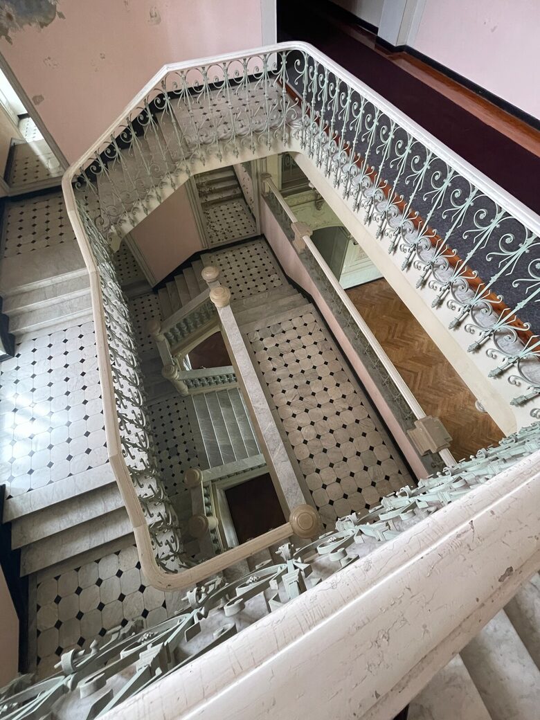 Belle Époque Restomod Apartment - Menton, France