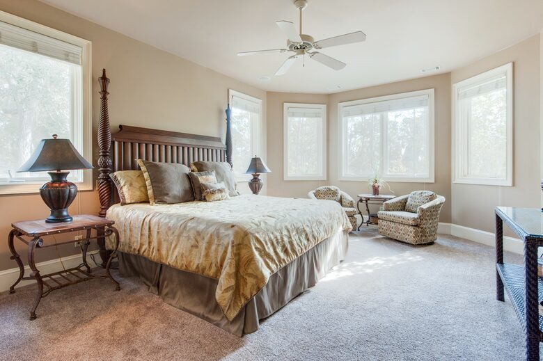 Downstairs Master King