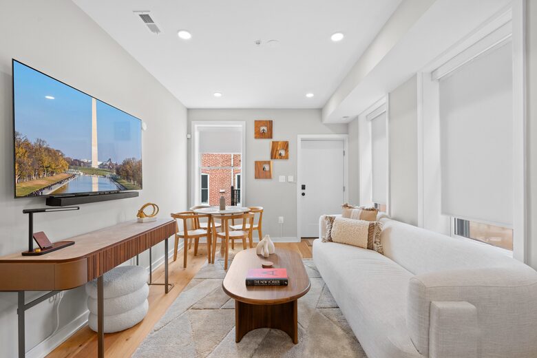 Capitol Hill Charm with Modern Comfort - Capitol Hill, Washington DC