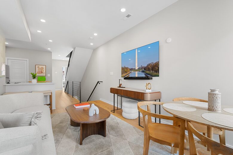 Capitol Hill Charm with Modern Comfort - Capitol Hill, Washington DC