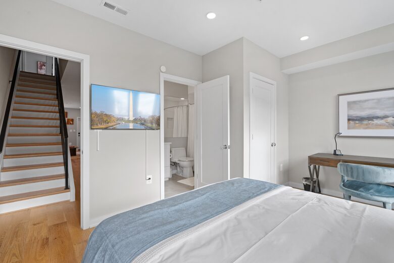 Capitol Hill Charm with Modern Comfort - Capitol Hill, Washington DC