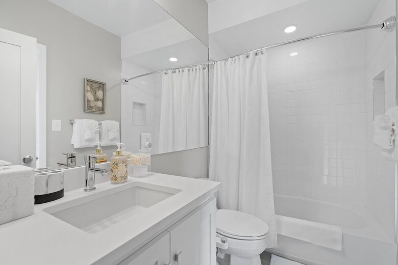 Capitol Hill Charm with Modern Comfort - Capitol Hill, Washington DC