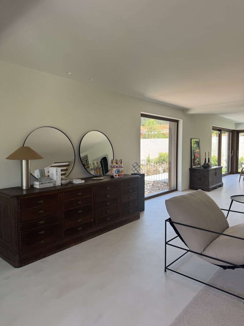 A Modern Villa with Garden Elegance - Colares, Portugal