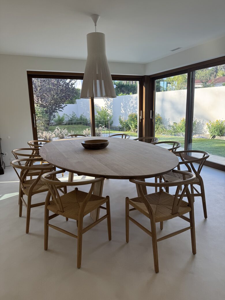 A Modern Villa with Garden Elegance - Colares, Portugal