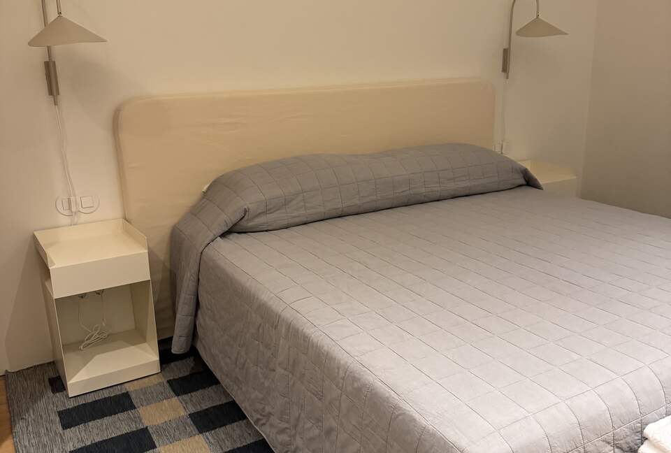 A Modern Villa with Garden Elegance - Colares, Portugal