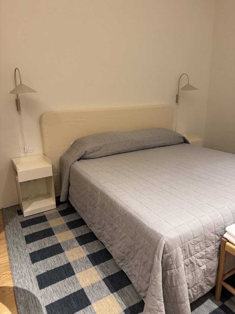 A Modern Villa with Garden Elegance - Colares, Portugal