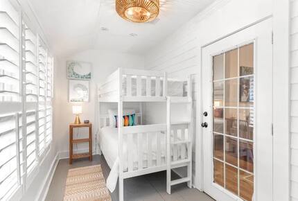 Southern Coastal Retreat on Tybee Island - Tybee Island, Georgia