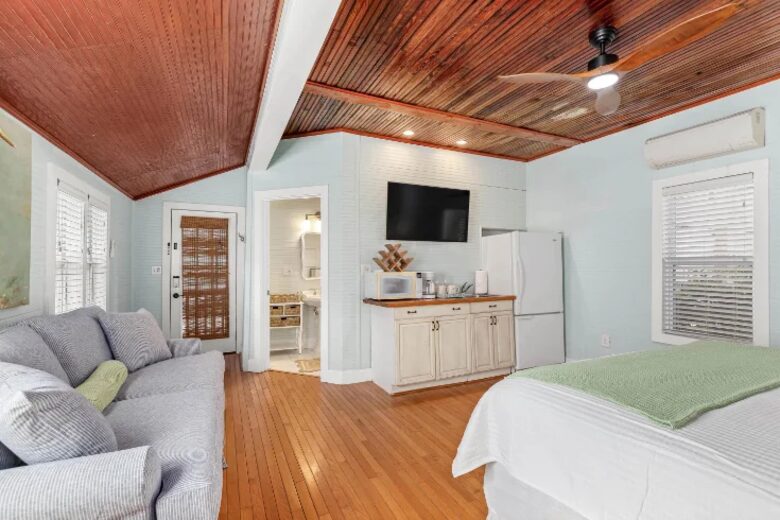 Southern Coastal Retreat on Tybee Island - Tybee Island, Georgia