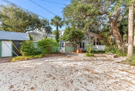 Southern Coastal Retreat on Tybee Island - Tybee Island, Georgia