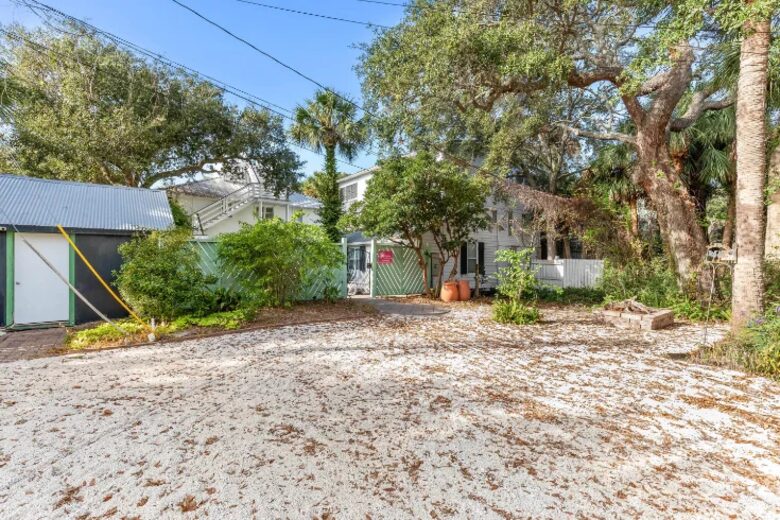 Southern Coastal Retreat on Tybee Island - Tybee Island, Georgia