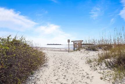 Southern Coastal Retreat on Tybee Island - Tybee Island, Georgia