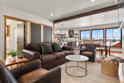 Rustic-Chic 30-Acre Retreat near Whitefish - Kalispell, Montana