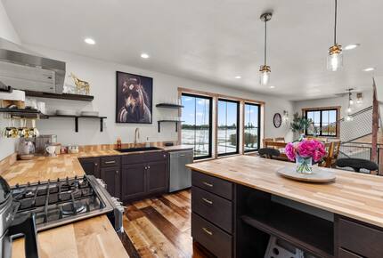 Rustic-Chic 30-Acre Retreat near Whitefish - Kalispell, Montana