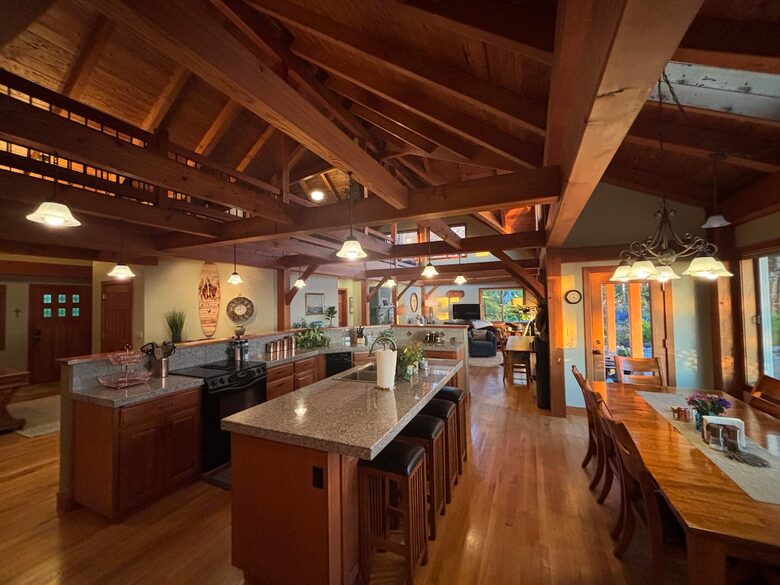 Cliffside Elegance on the Pacific - Pacific Beach, Washington