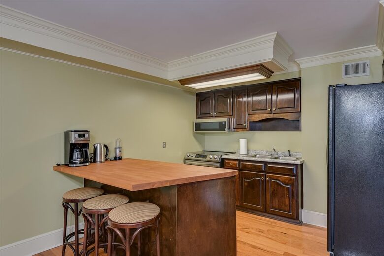 Poolside and Waterfront Bliss in Evans - Evans, Georgia