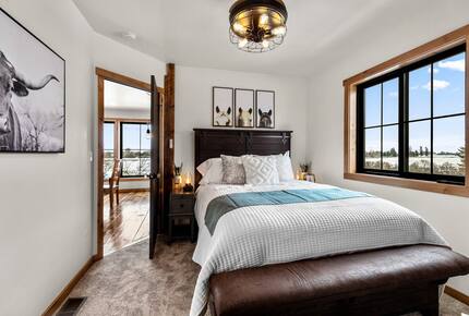 Rustic-Chic 30-Acre Retreat near Whitefish - Kalispell, Montana