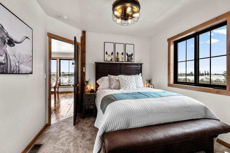 Rustic-Chic 30-Acre Retreat near Whitefish - Kalispell, Montana