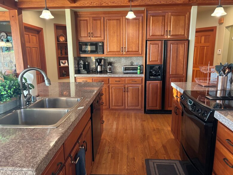 Cliffside Elegance on the Pacific - Pacific Beach, Washington