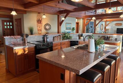 Cliffside Elegance on the Pacific - Pacific Beach, Washington