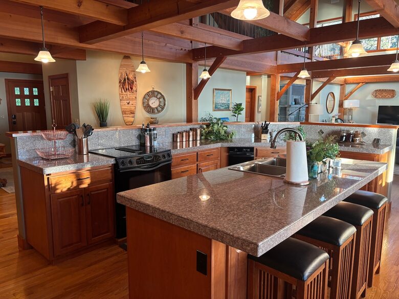 Cliffside Elegance on the Pacific - Pacific Beach, Washington