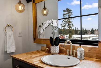 Rustic-Chic 30-Acre Retreat near Whitefish - Kalispell, Montana