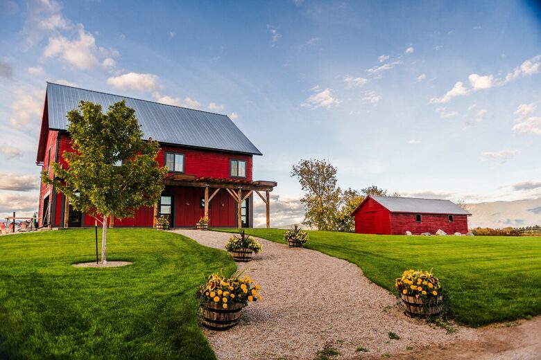 Rustic-Chic 30-Acre Retreat near Whitefish - Kalispell, Montana