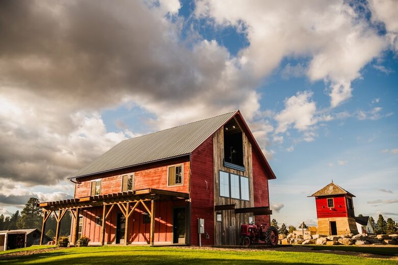 Rustic-Chic 30-Acre Retreat near Whitefish - Kalispell, Montana