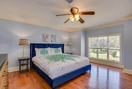 Poolside and Waterfront Bliss in Evans - Evans, Georgia