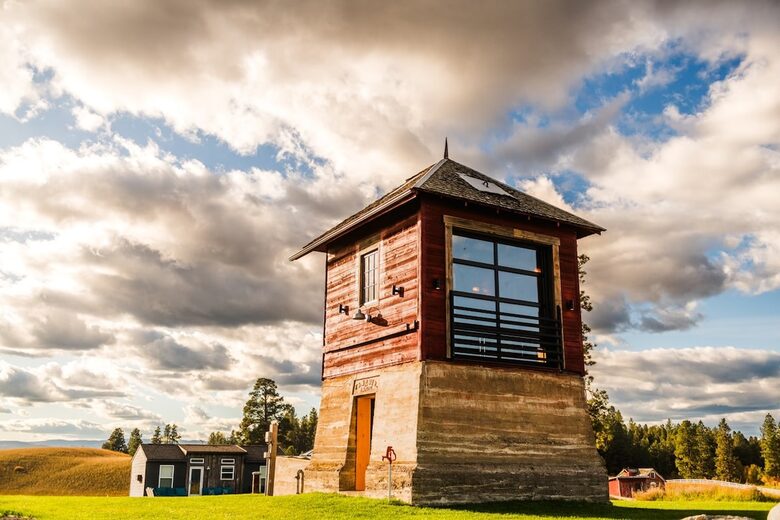 Rustic-Chic 30-Acre Retreat near Whitefish - Kalispell, Montana
