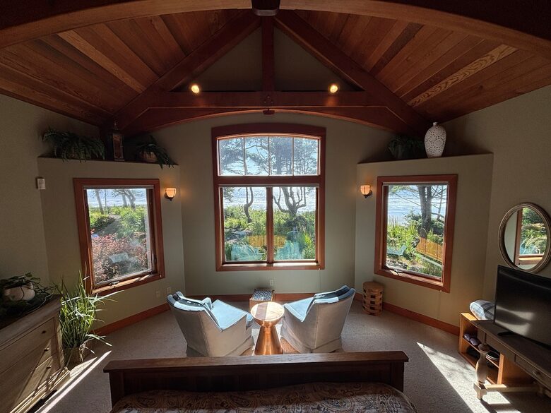 Cliffside Elegance on the Pacific - Pacific Beach, Washington
