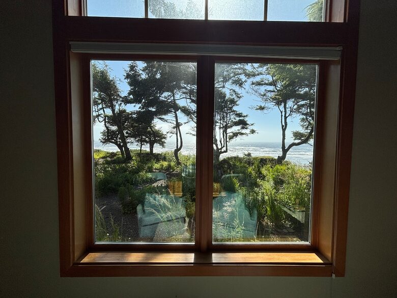 Cliffside Elegance on the Pacific - Pacific Beach, Washington