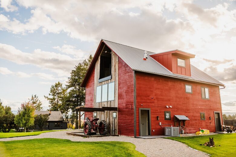 Rustic-Chic 30-Acre Retreat near Whitefish - Kalispell, Montana