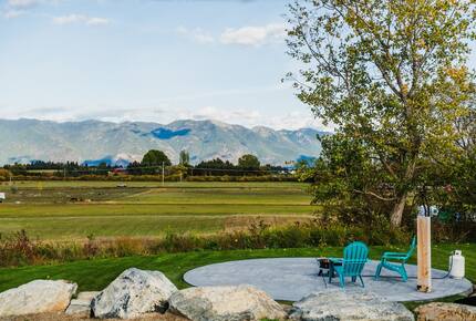 Rustic-Chic 30-Acre Retreat near Whitefish - Kalispell, Montana