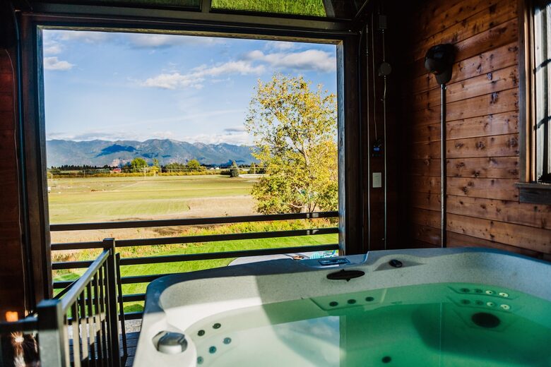 Rustic-Chic 30-Acre Retreat near Whitefish - Kalispell, Montana