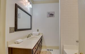 Poolside and Waterfront Bliss in Evans - Evans, Georgia