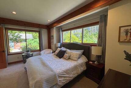 Cliffside Elegance on the Pacific - Pacific Beach, Washington