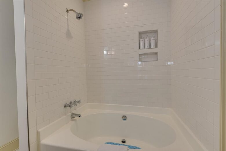 Poolside and Waterfront Bliss in Evans - Evans, Georgia