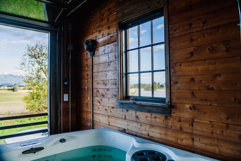 Rustic-Chic 30-Acre Retreat near Whitefish - Kalispell, Montana