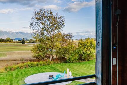 Rustic-Chic 30-Acre Retreat near Whitefish - Kalispell, Montana