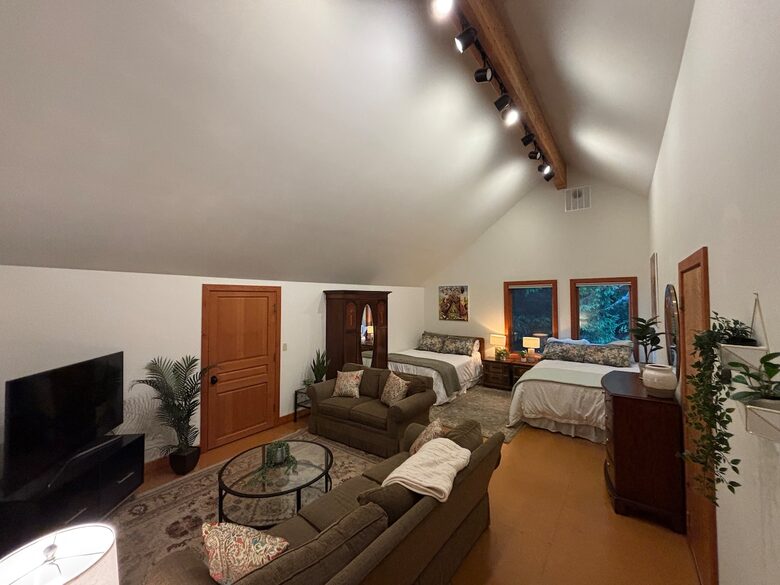 Cliffside Elegance on the Pacific - Pacific Beach, Washington