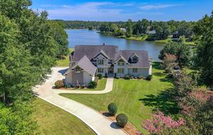 Poolside and Waterfront Bliss in Evans - Evans, Georgia