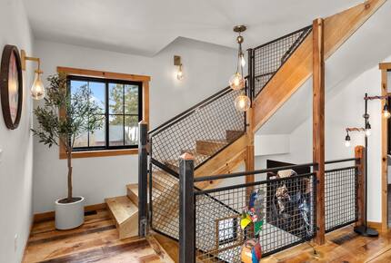 Rustic-Chic 30-Acre Retreat near Whitefish - Kalispell, Montana