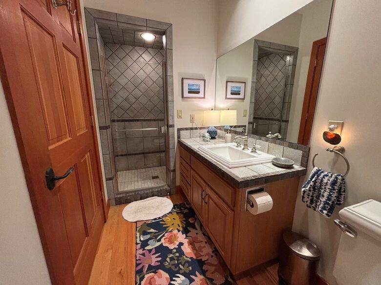 Cliffside Elegance on the Pacific - Pacific Beach, Washington