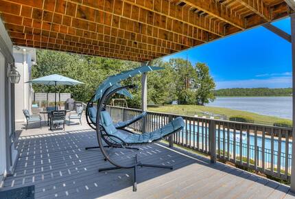 Poolside and Waterfront Bliss in Evans - Evans, Georgia