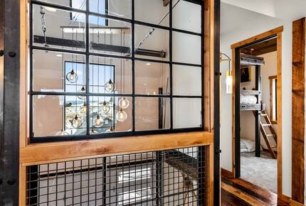 Rustic-Chic 30-Acre Retreat near Whitefish - Kalispell, Montana