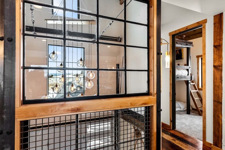 Rustic-Chic 30-Acre Retreat near Whitefish - Kalispell, Montana