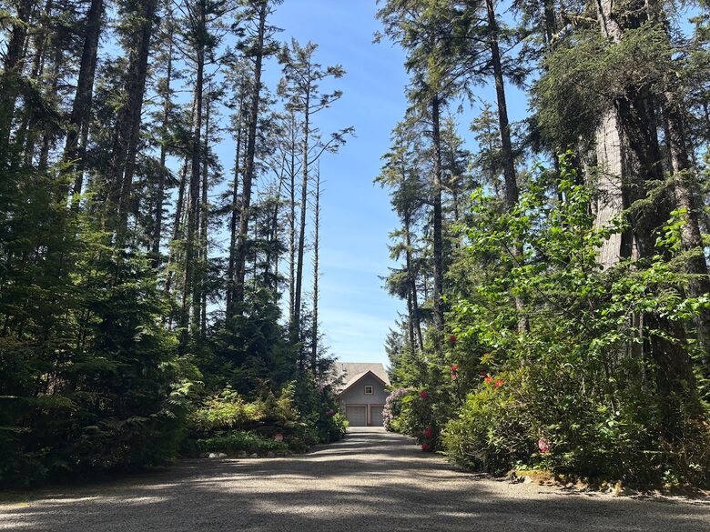 Cliffside Elegance on the Pacific - Pacific Beach, Washington