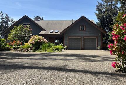 Cliffside Elegance on the Pacific - Pacific Beach, Washington