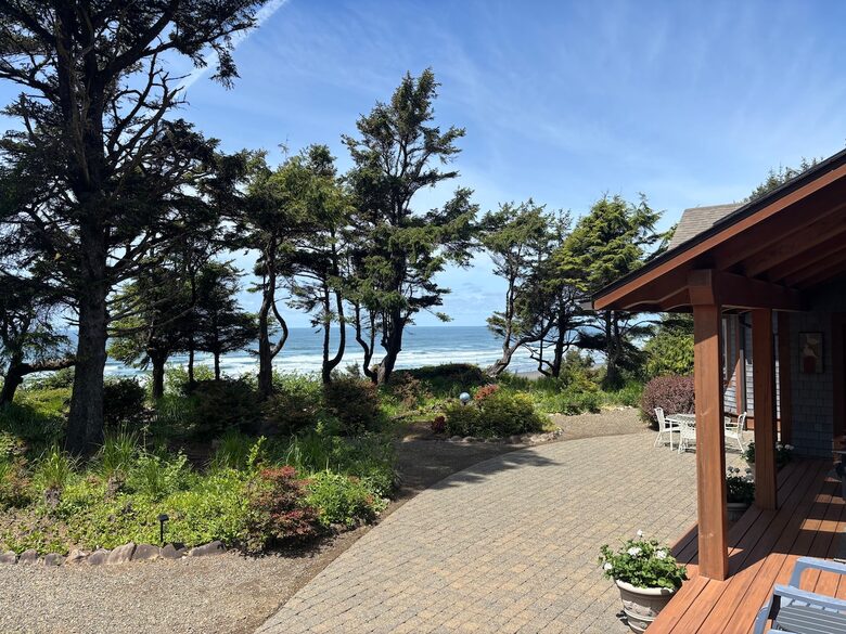 Cliffside Elegance on the Pacific - Pacific Beach, Washington