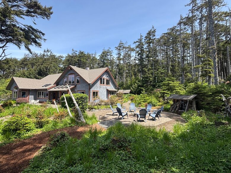 Cliffside Elegance on the Pacific - Pacific Beach, Washington